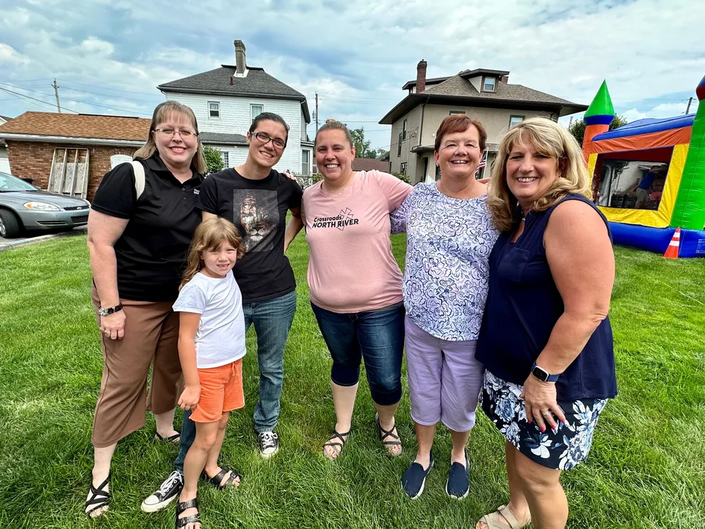 Crossroads North River volunteers